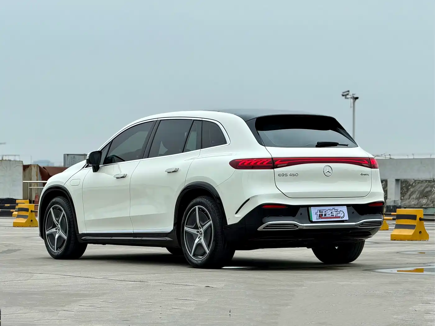 Mercedes-Benz EQS SUV 2023 450 4MATIC Pioneer Edition фото 3