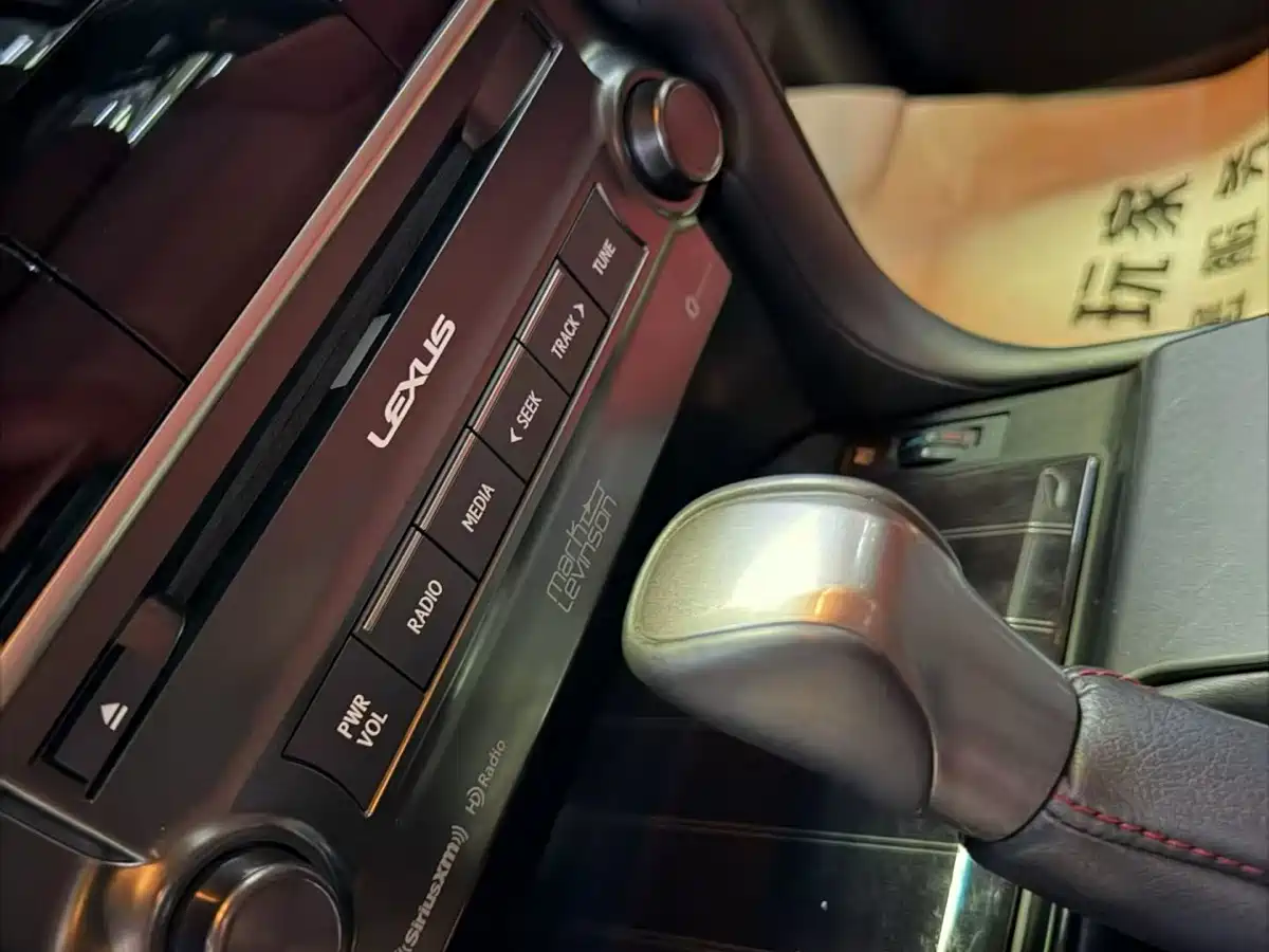 Photo 5 - Lexus GX