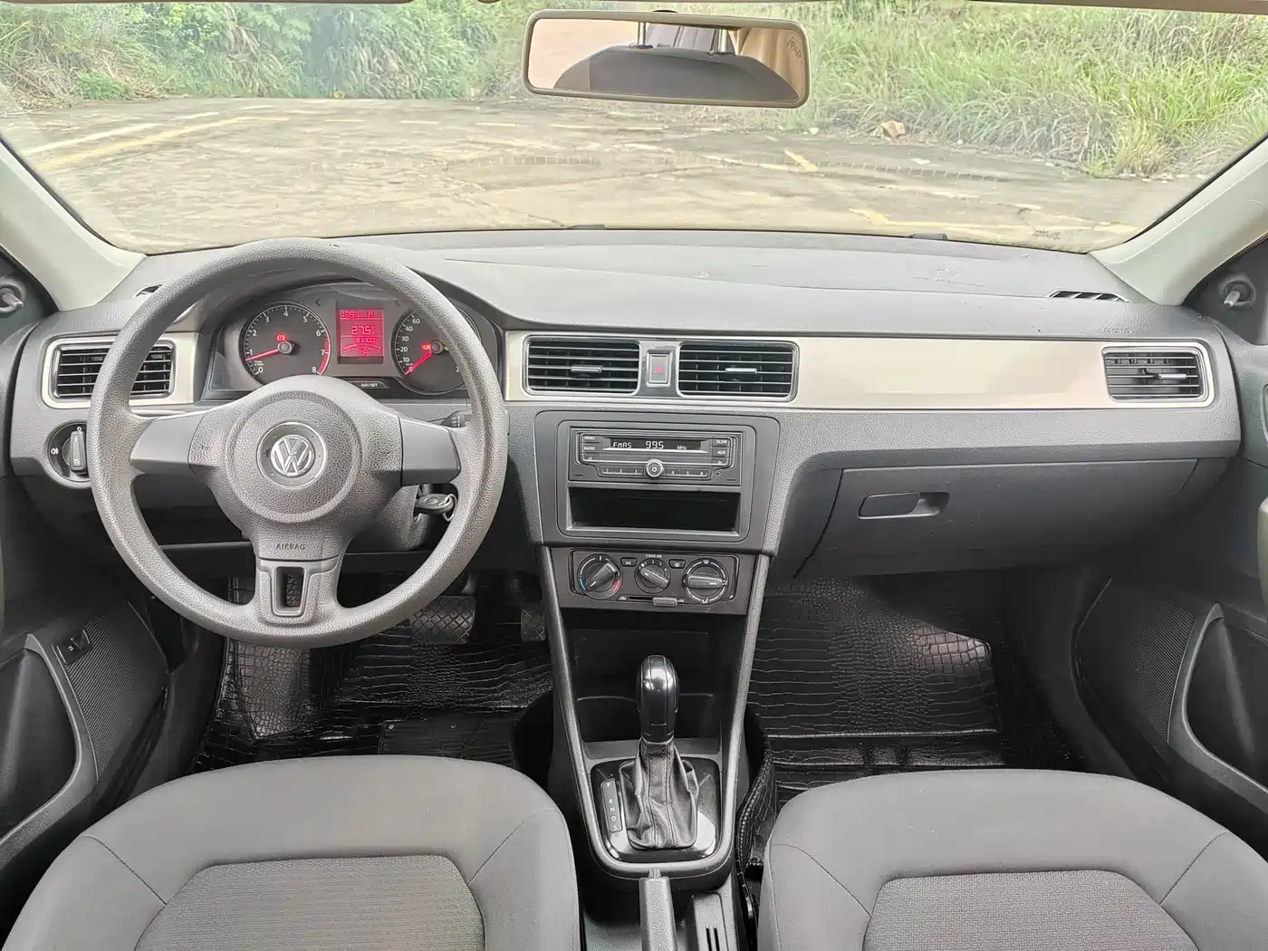 Volkswagen Santana 2015 1.6L Automatic Trend Edition фото 10