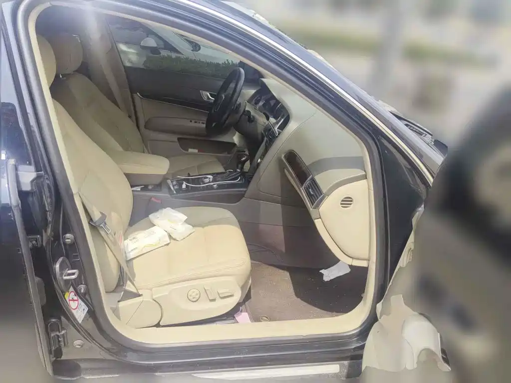Фото 10 - Audi A6L