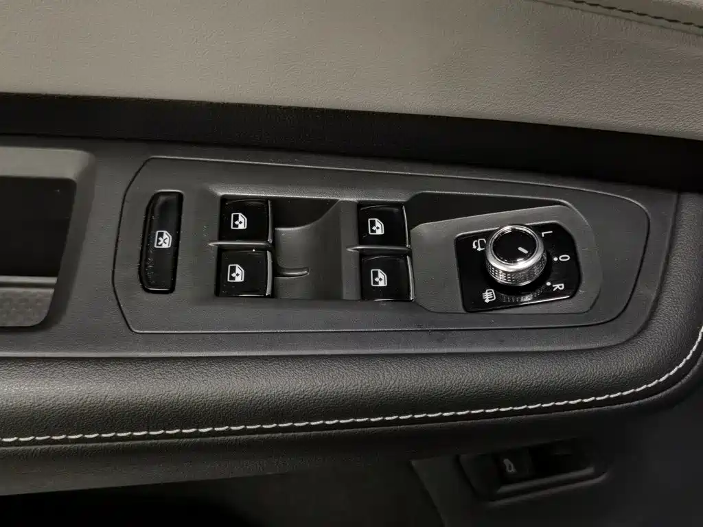 Photo 9 - Volkswagen Teramont