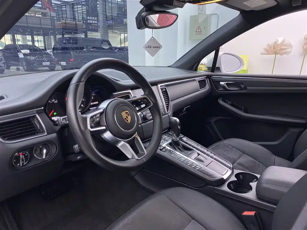 Porsche Macan 2017 Macan 2.0T фото 7