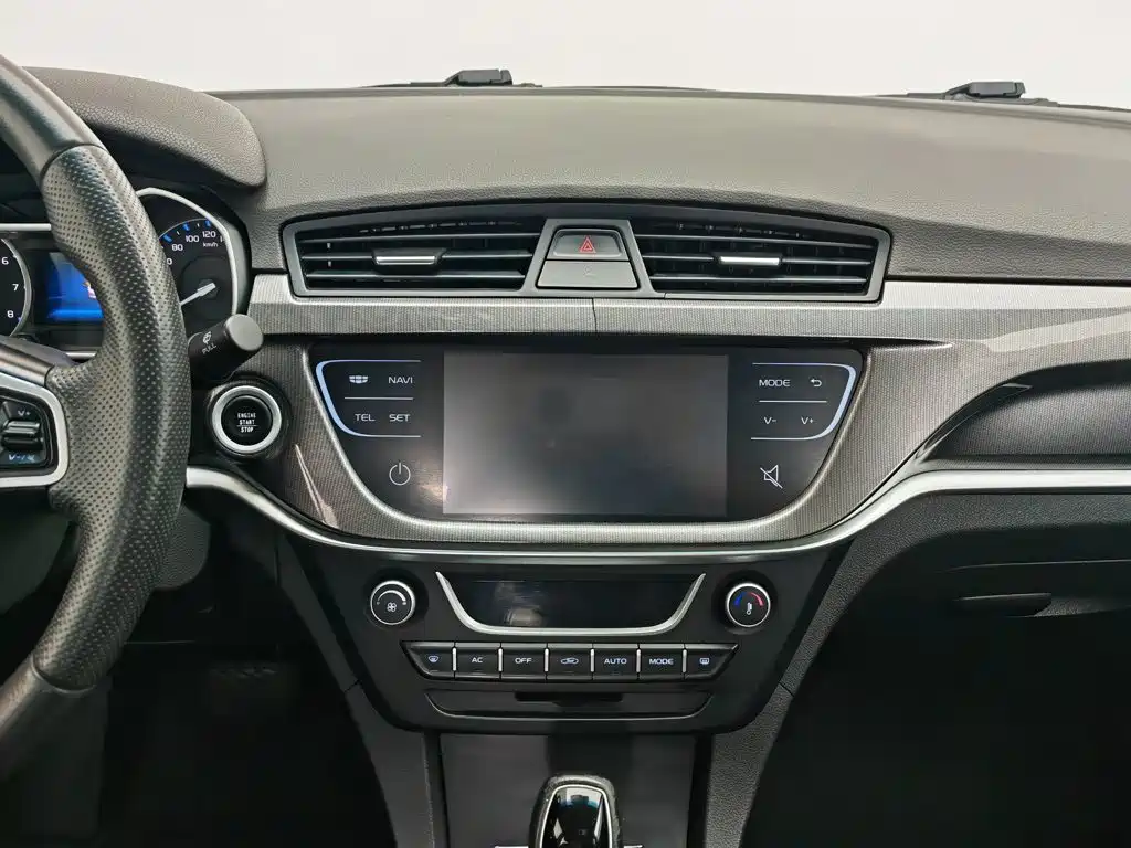 Фото 12 - Geely Emgrand