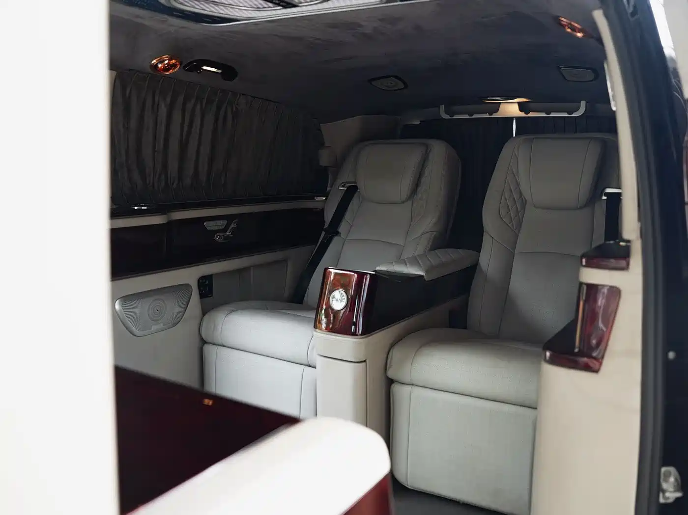 Mercedes-Benz Vito 2021 2.0T Business Edition 7-seater фото 10