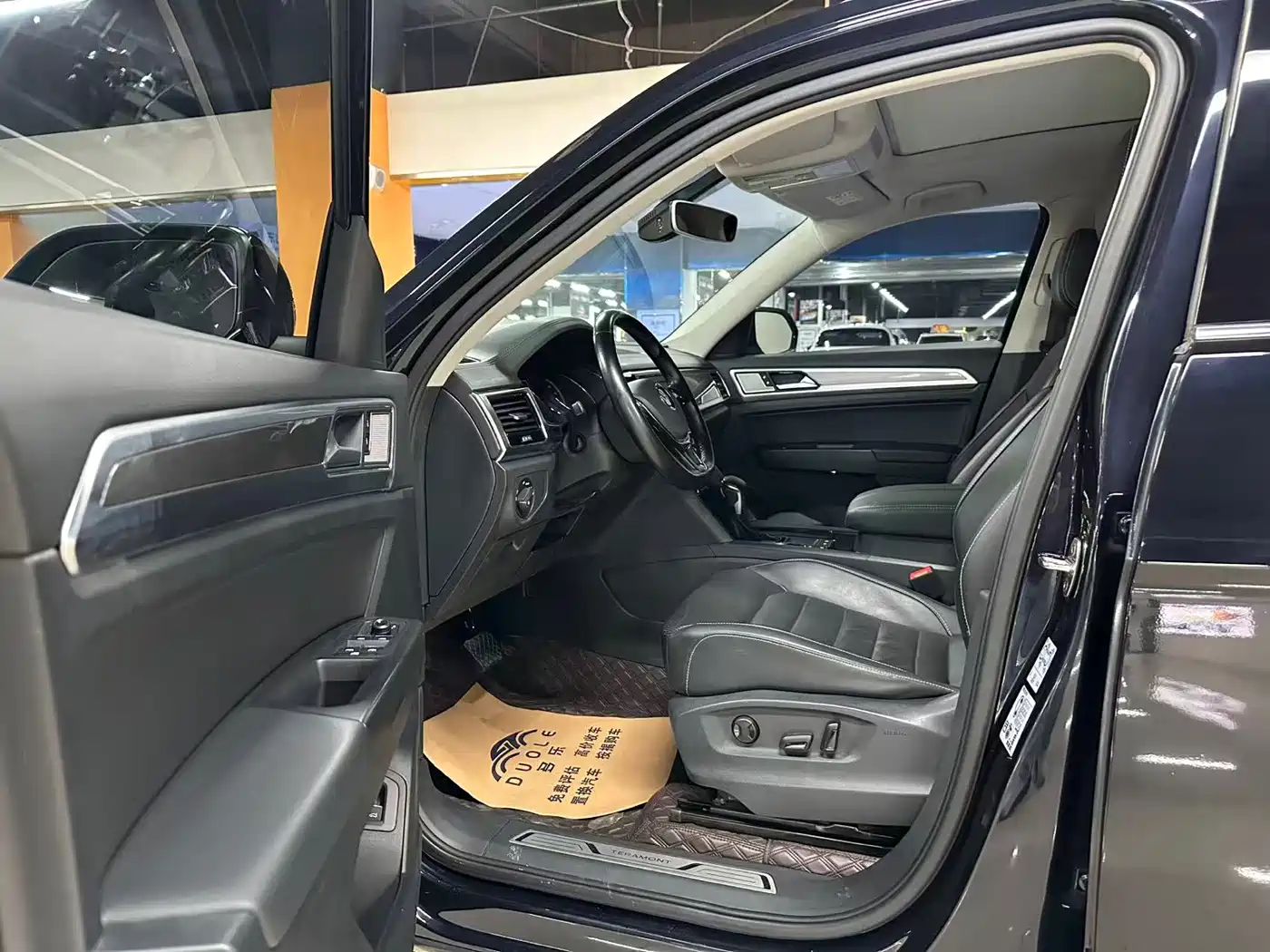 Volkswagen Teramont 2019 330TSI 2WD Luxury China VI фото 5