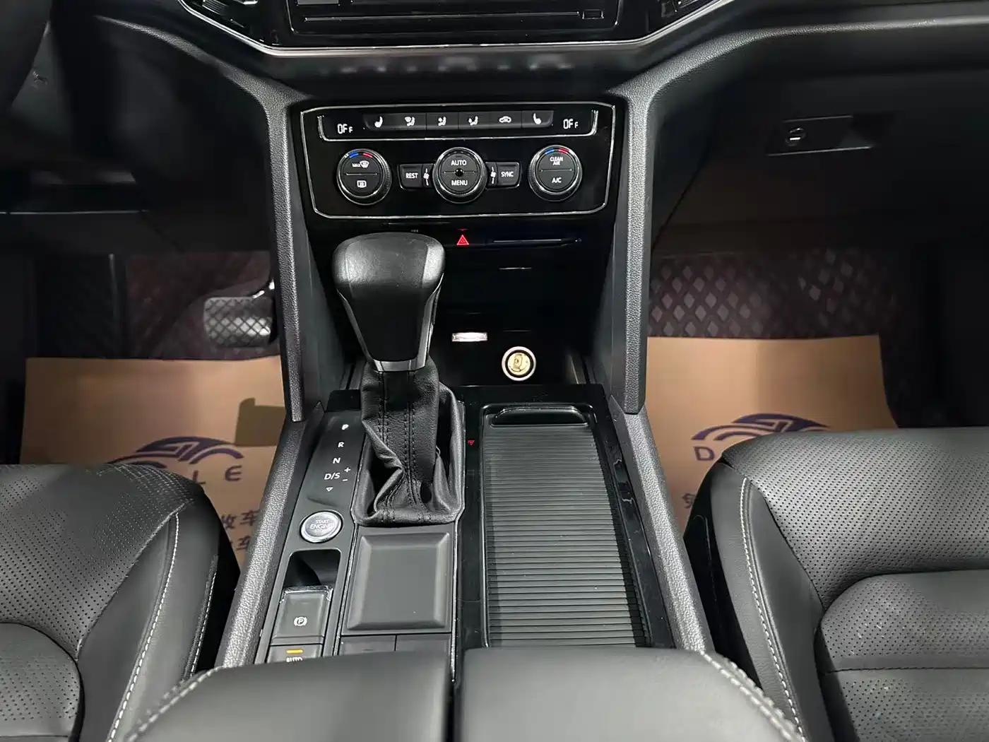 Volkswagen Teramont 2019 330TSI 2WD Luxury China VI фото 12