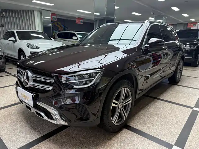 MERCEDES-BENZ GLC