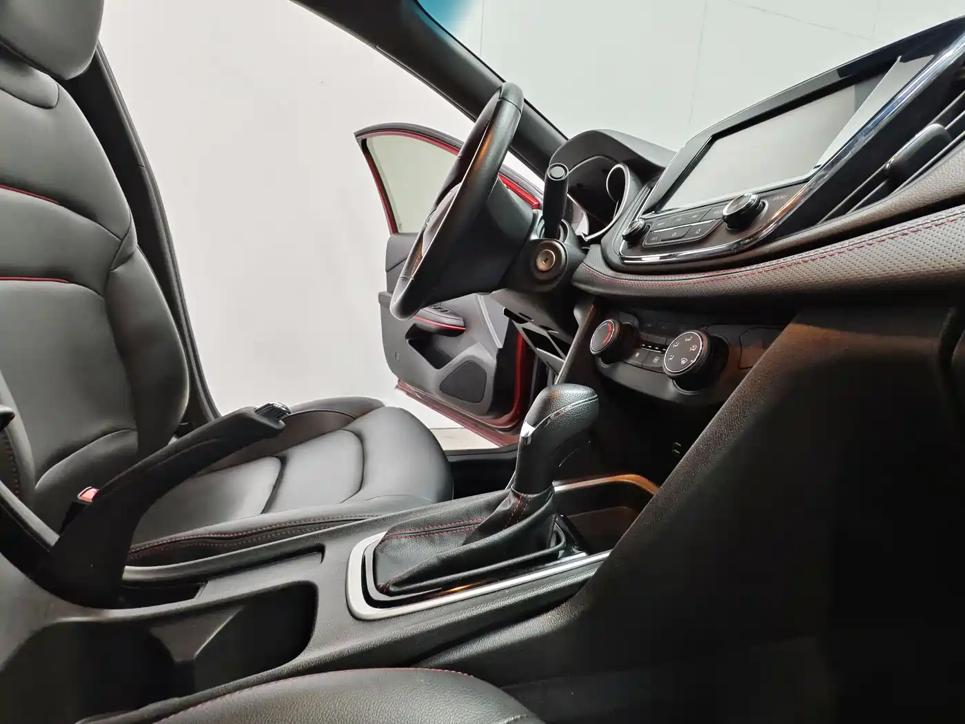 Chevrolet Monza 2019 RS 330T Auto Smooth Edition China VI фото 15