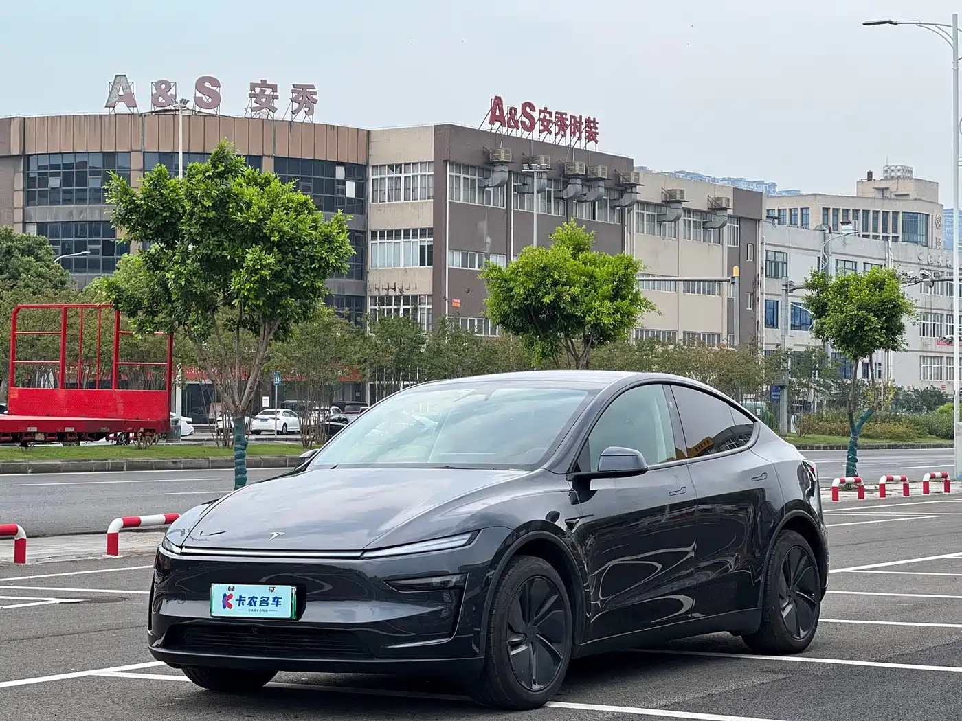 Tesla Model Y 2026 2025 Rear-Wheel Drive