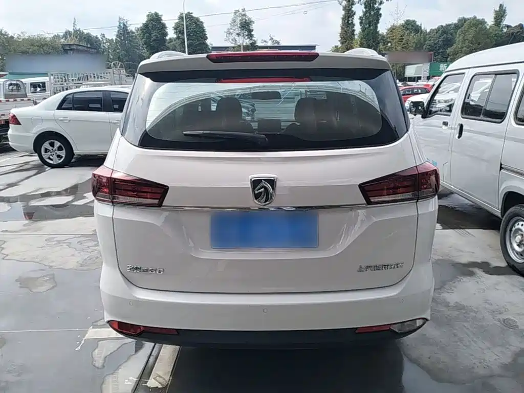 Фото 6 - Baojun 360