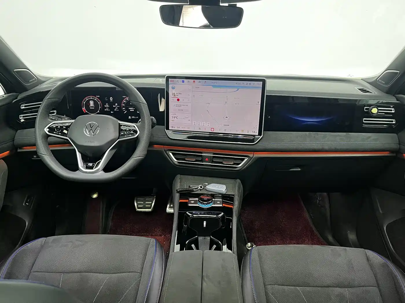 Volkswagen Tiguan L 2024 PRO 330TSI FWD R-Line Intelligent Premium Edition фото 8