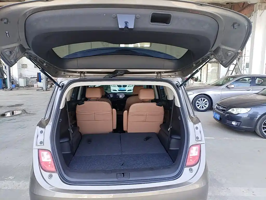 Buick GL6 2021 2021 323T Mild Hybrid Connected Luxury