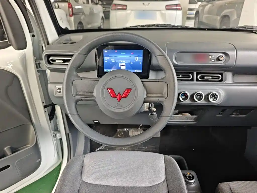 Wuling Motors Wuling Zhiguang NEV 2026 2025 Model 305km Base Version