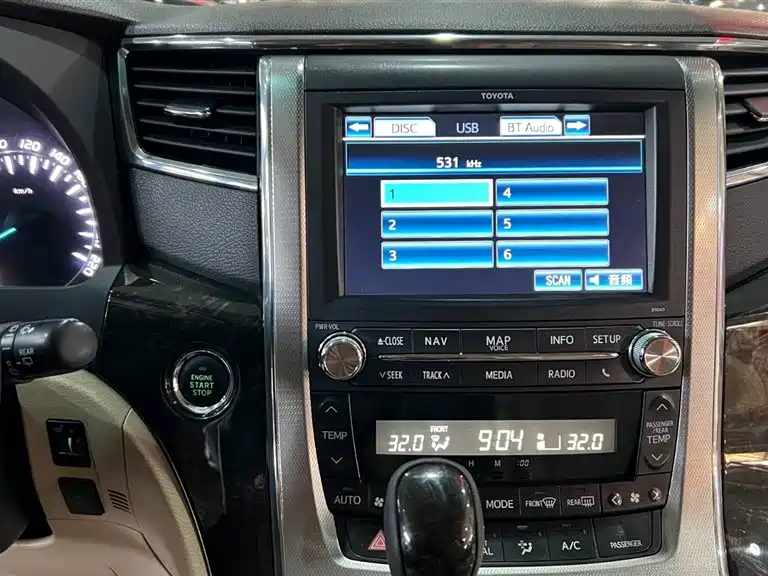 Toyota Alphard 2015 3.5L Luxury Edition фото 10