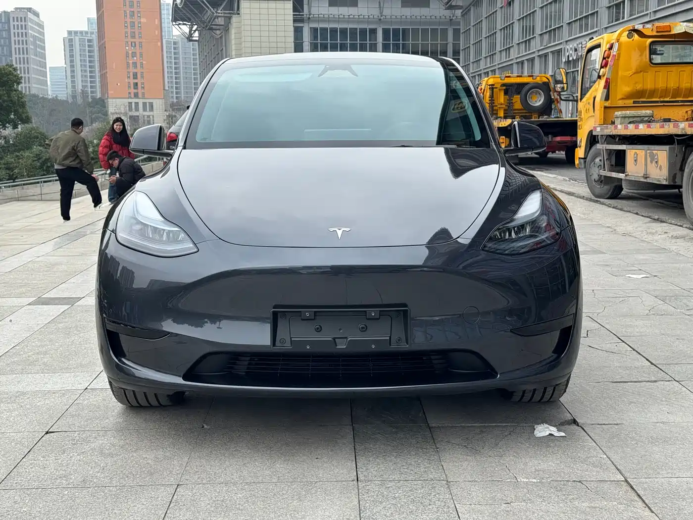 TESLA MODEL Y