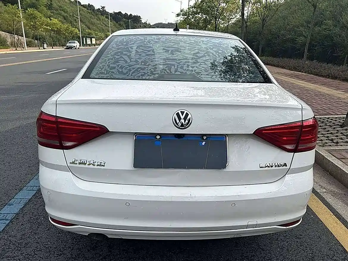 Volkswagen Lavida 2017 1.6L Automatic Trend Edition фото 5