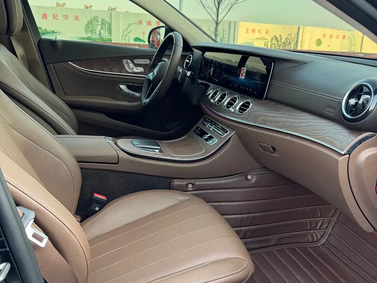 Mercedes-Benz E-Class 2023 E 300 L Fashion фото 14