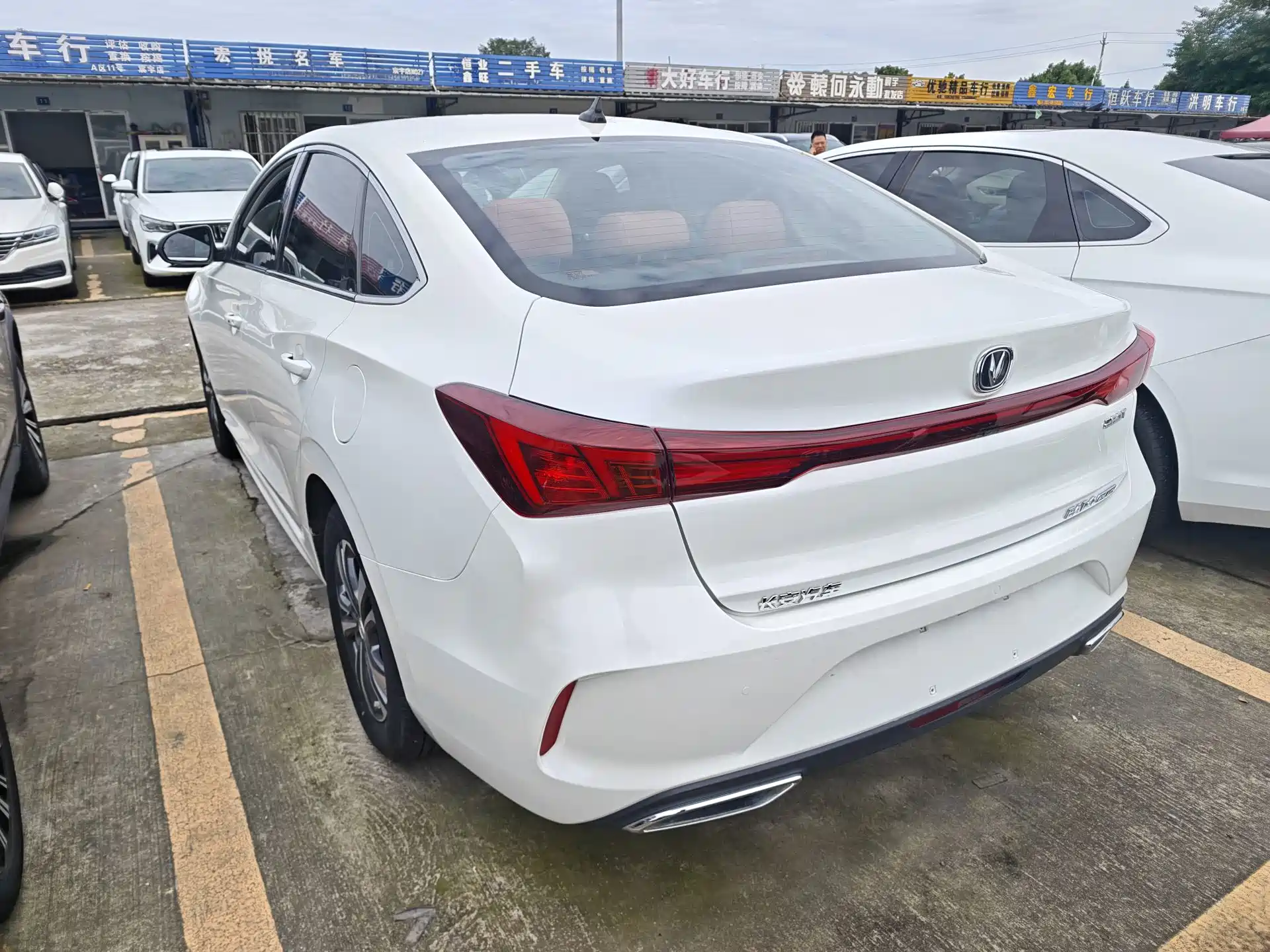 Фото 16 - Changan Eado