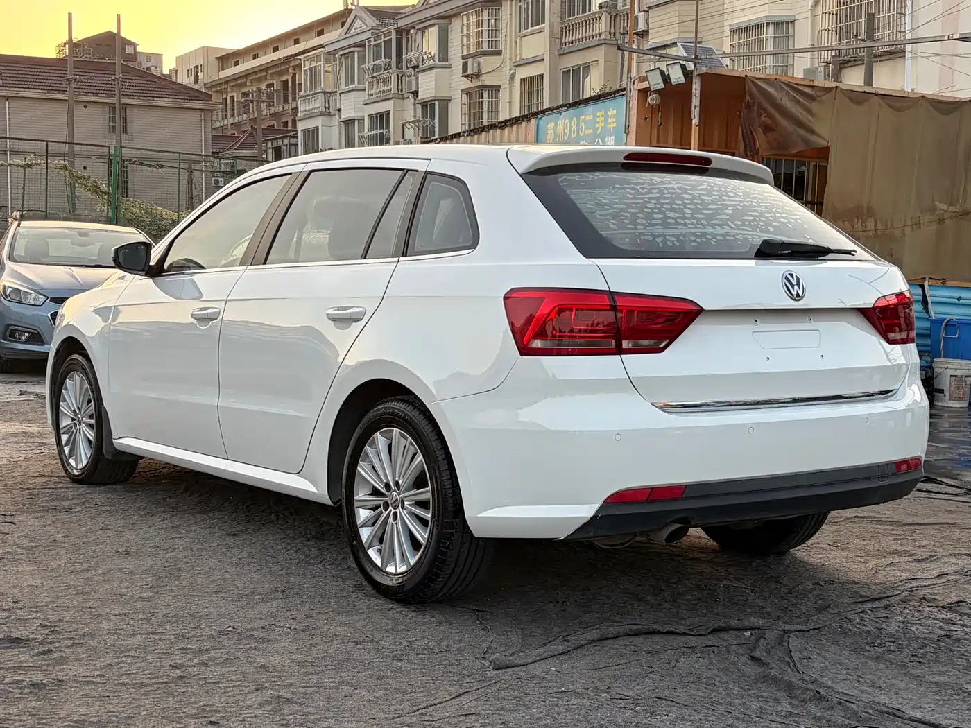 Volkswagen Lavida Tour 2013 1.6L Manual Comfort фото 6