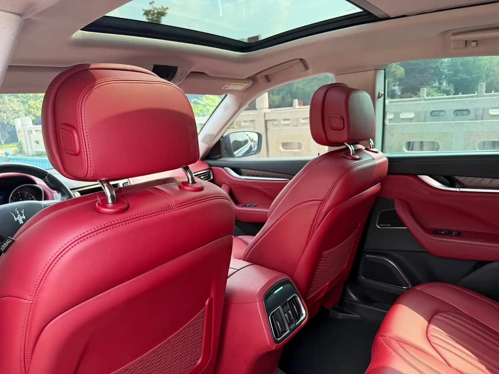 Фото 9 - Maserati Levante