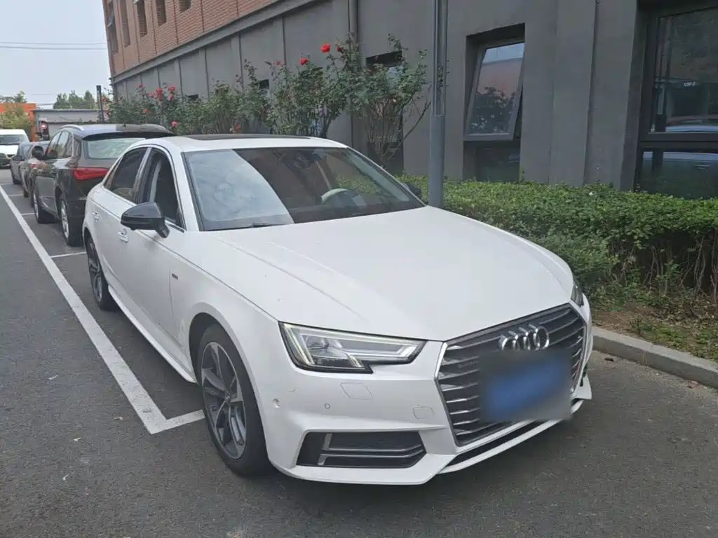 Фото 4 - Audi A4L