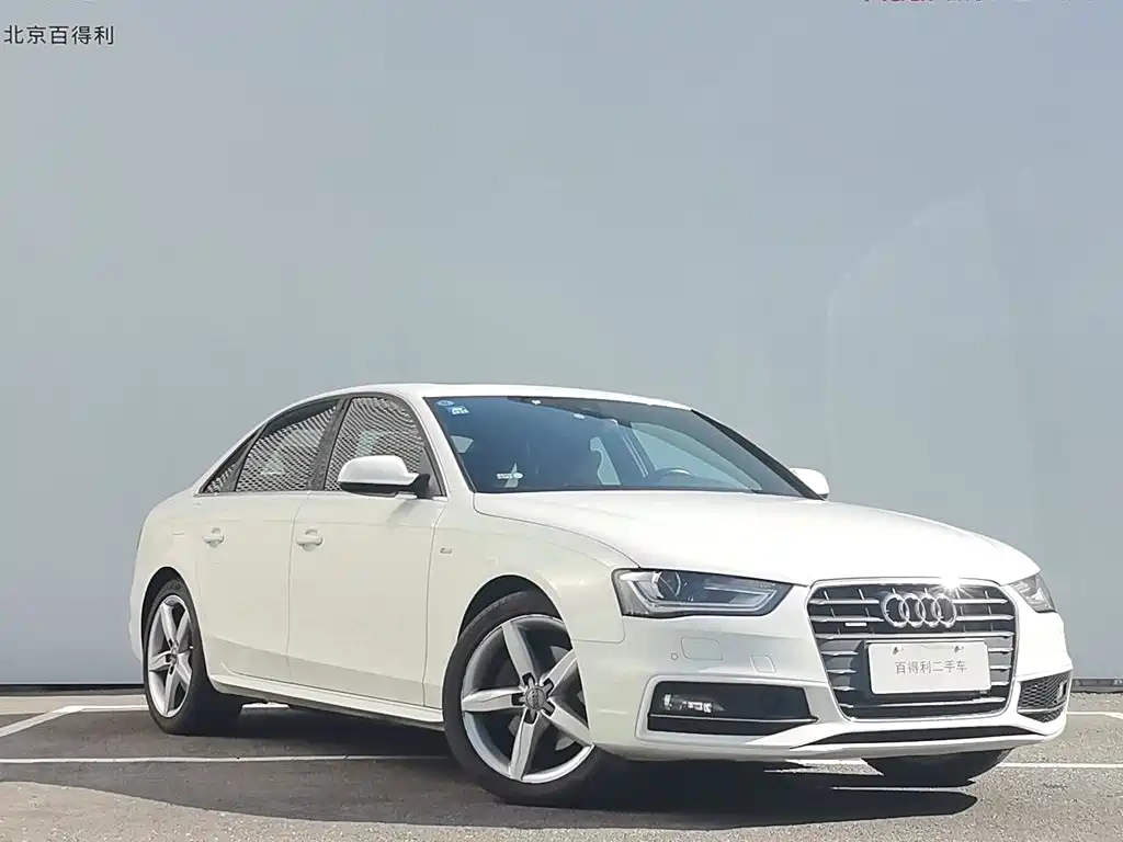 Фото 2 - Audi A4L