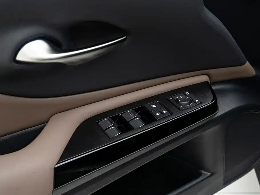 Lexus ES 2022 200 Excellence Edition фото 14