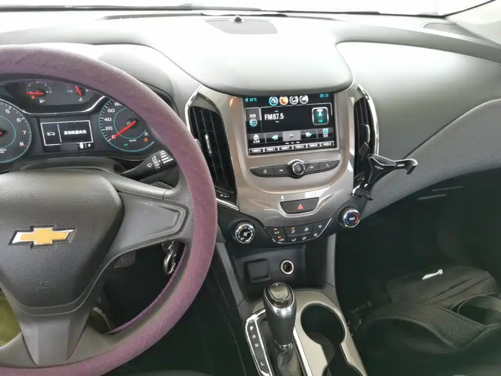 Chevrolet Cruze 2017 2018 320 Automatic Pioneer Sunroof Edition