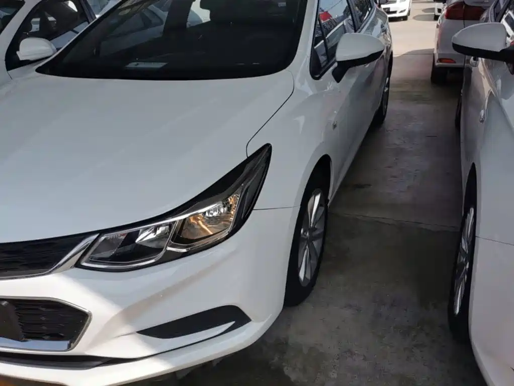 Chevrolet Cruze 2017 2018 320 Automatic Pioneer Sunroof Edition