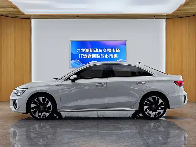 Audi A3 2023 Facelift A3L Limousine 35 TFSI Fashion Sport — фото 4