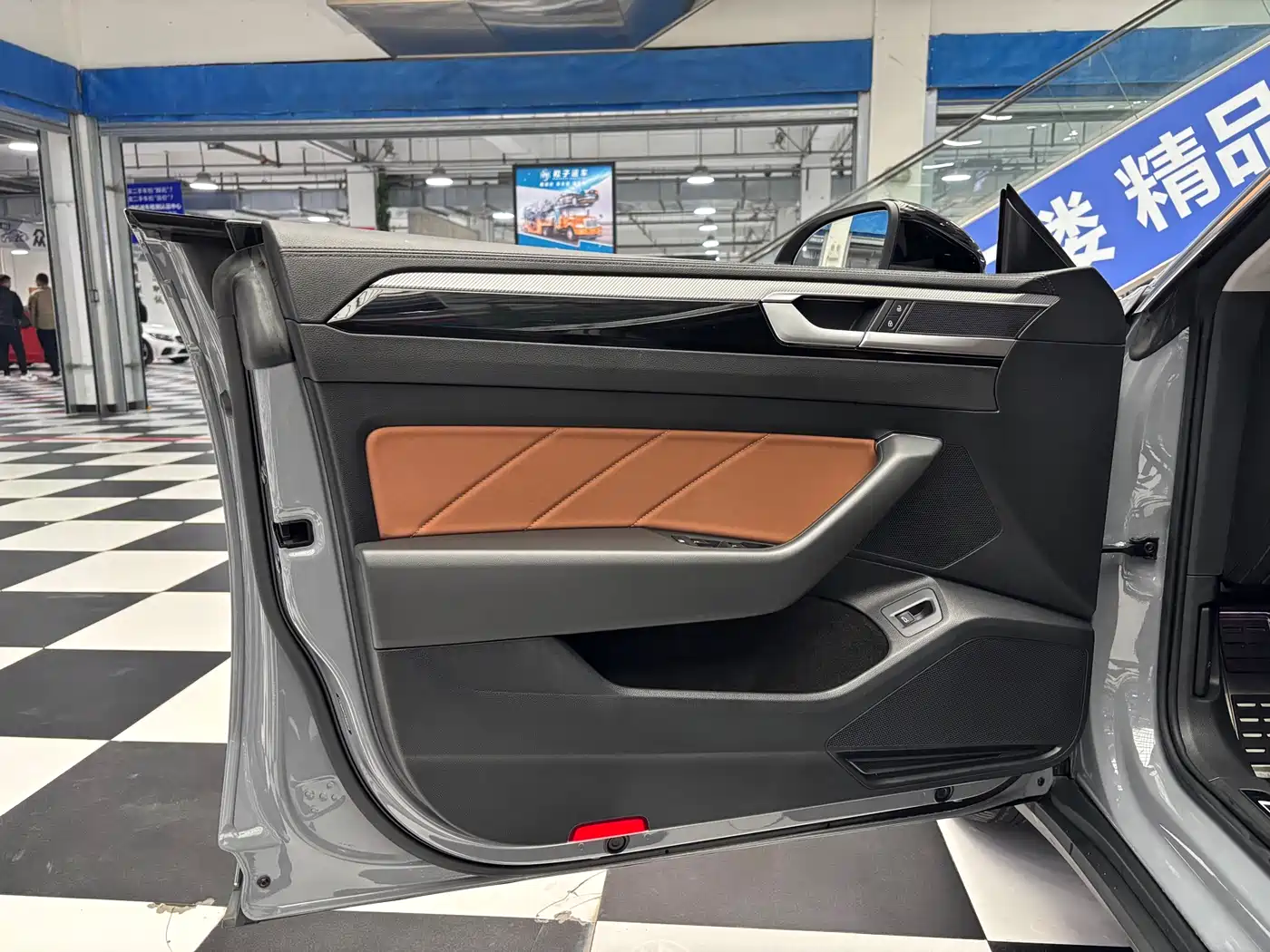 Volkswagen FAW-Volkswagen CC 2021 Shooting Brake 380TSI Hunter Heart Edition фото 5