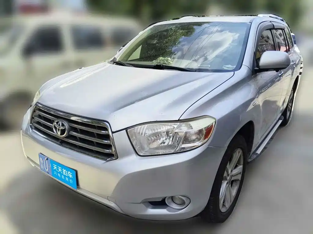 Photo 1 - Toyota Highlander