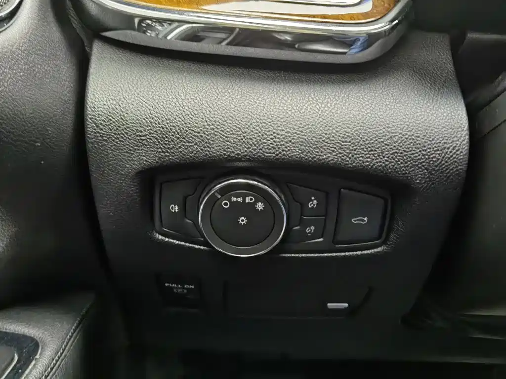 Lincoln Continental 2018 2017 2.0T 2WD Prestige