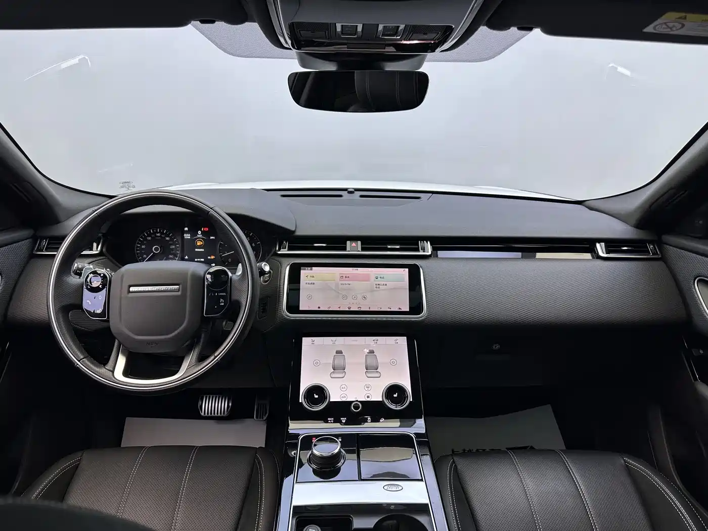 Land Rover Range Rover Velar 2020 P250 фото 16