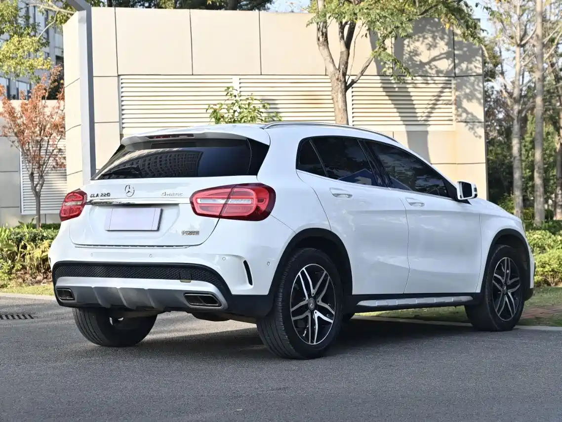 Mercedes-Benz GLA 2016 GLA 220 4MATIC Fashion фото 10