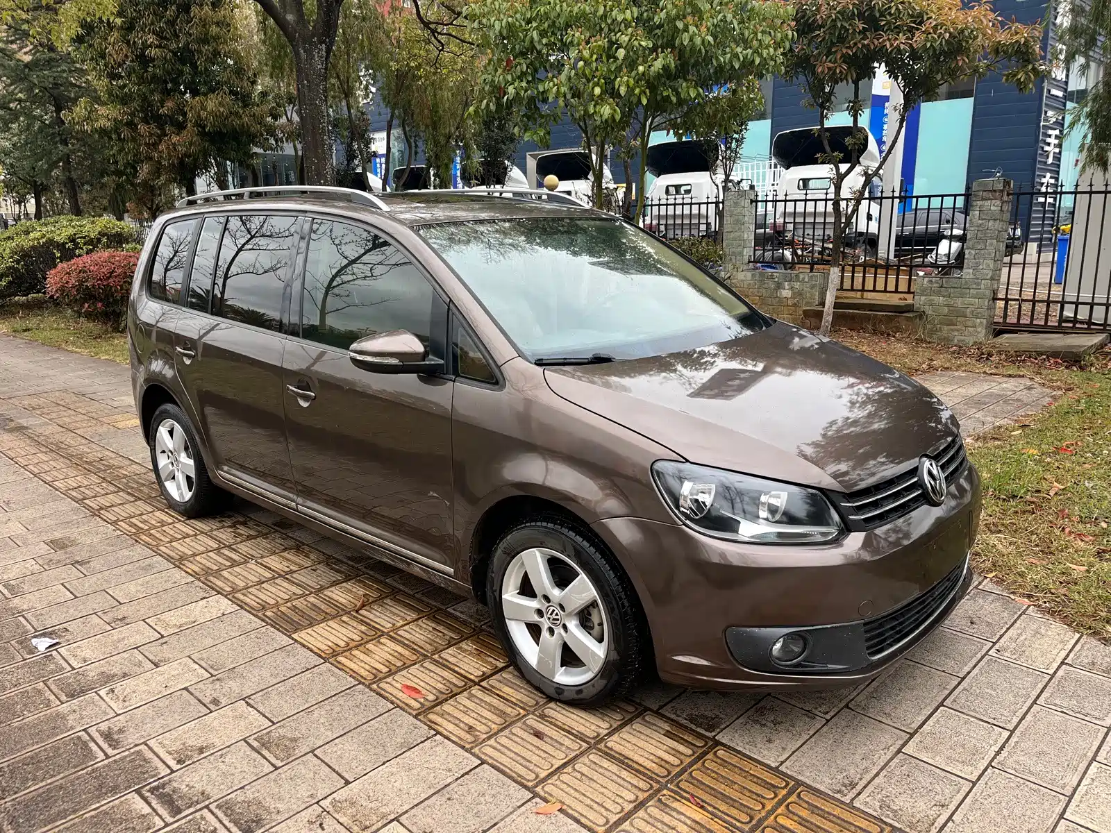 Photo 3 - Volkswagen Touran