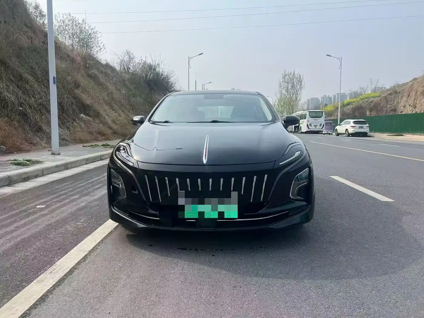Hongqi HONGQI E QM5