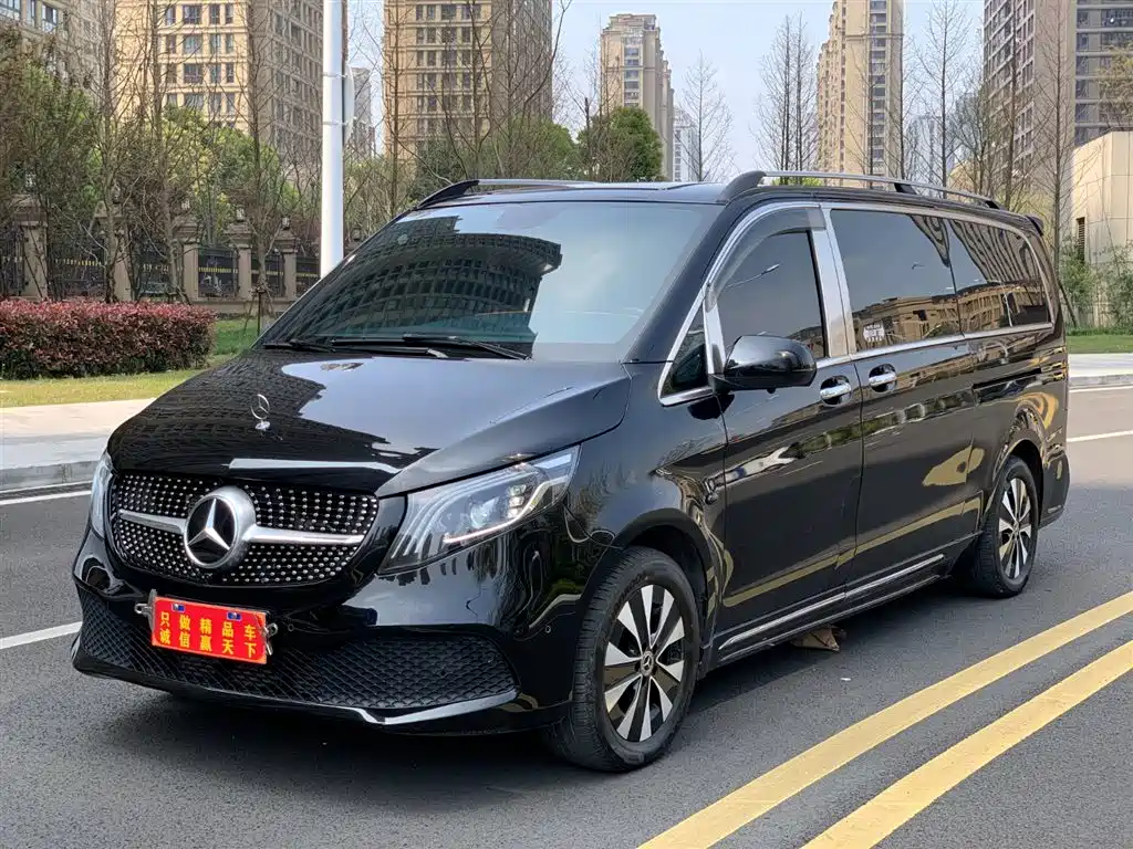 Mercedes-Benz Vito 2023 2.0T Business 7-Seater