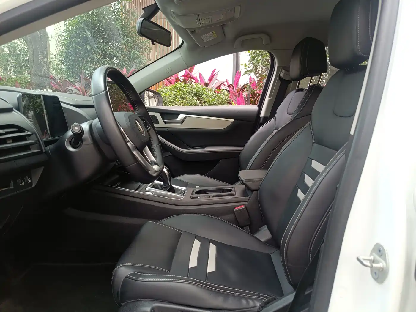 BYD Qin Pro 2019 Super Energy Edition 1.5TI Auto Smart Connection Sharp Fashion Type China V фото 6