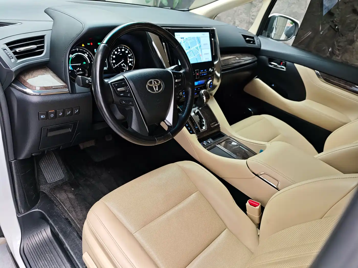 Toyota Alphard 2021 Hybrid 2.5L Premium фото 4