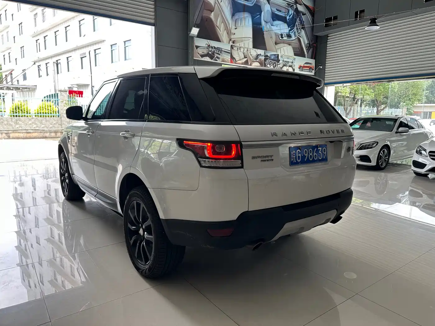Фото 7 - Land Rover Range Rover Sport