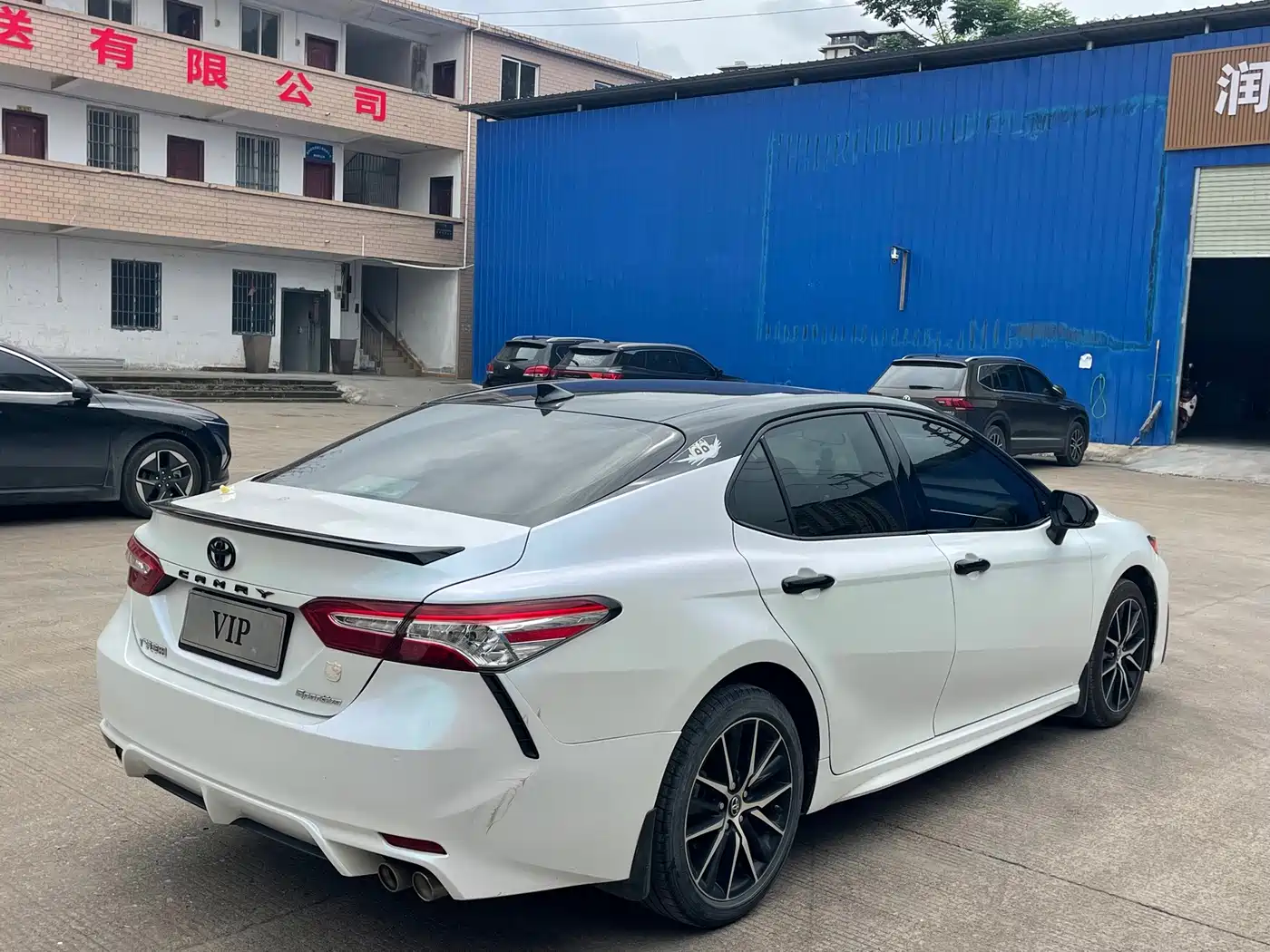Photo 5 - Toyota Camry