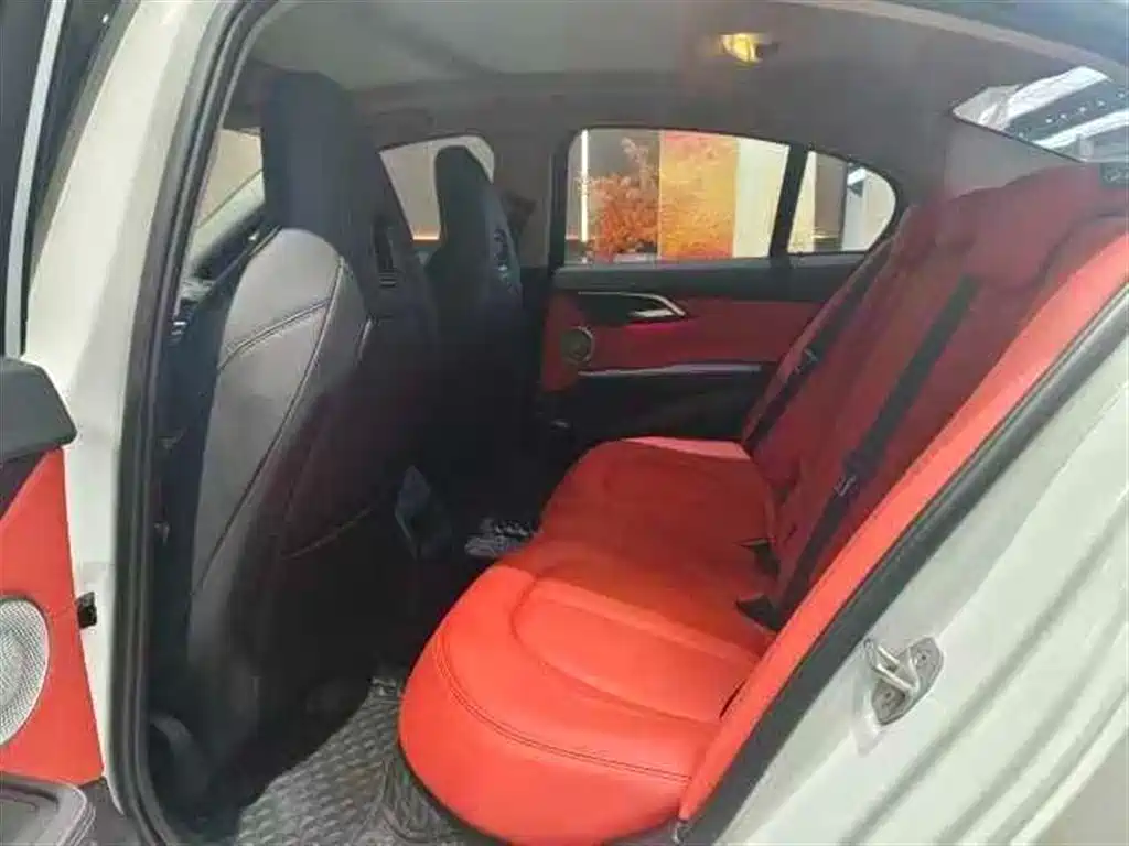BMW 1 Series 2021 120i M Sport фото 6