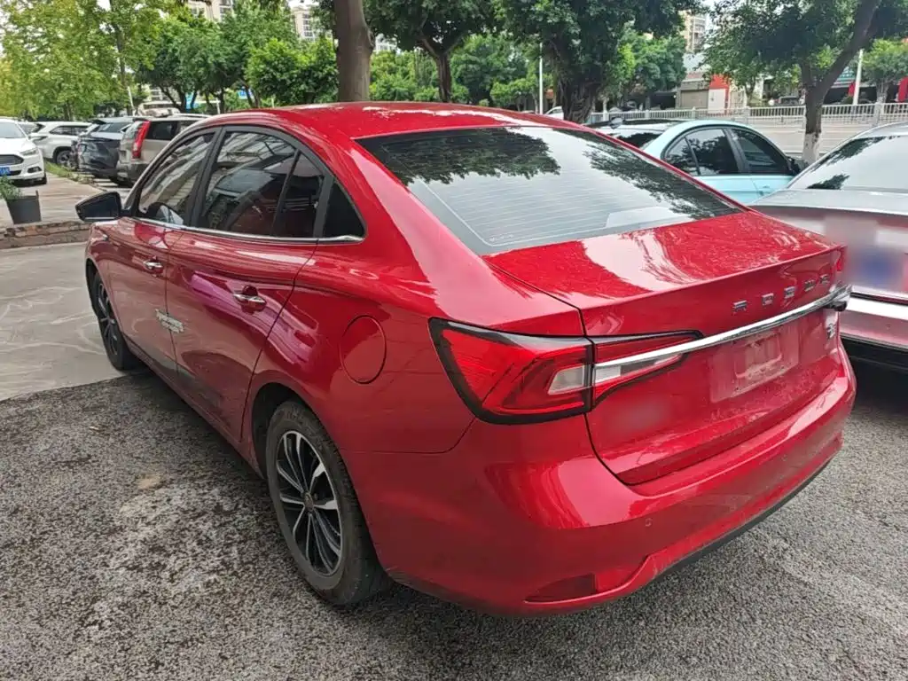 Photo 5 - Roewe i5