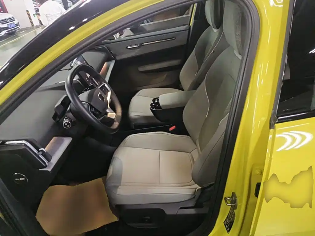 Volvo EX30 2024 2025 RWD Long Range Ultra