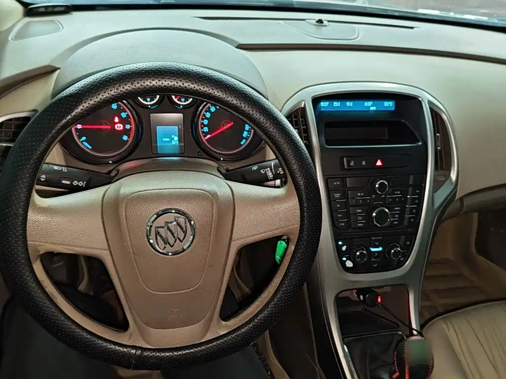 Фото 10 - Buick Excelle