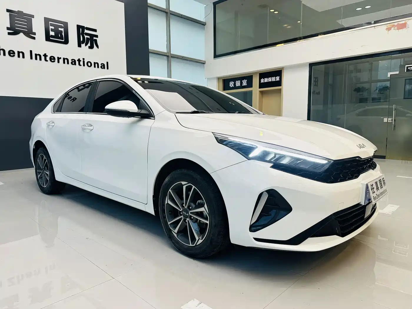 Фото 3 - Kia K3