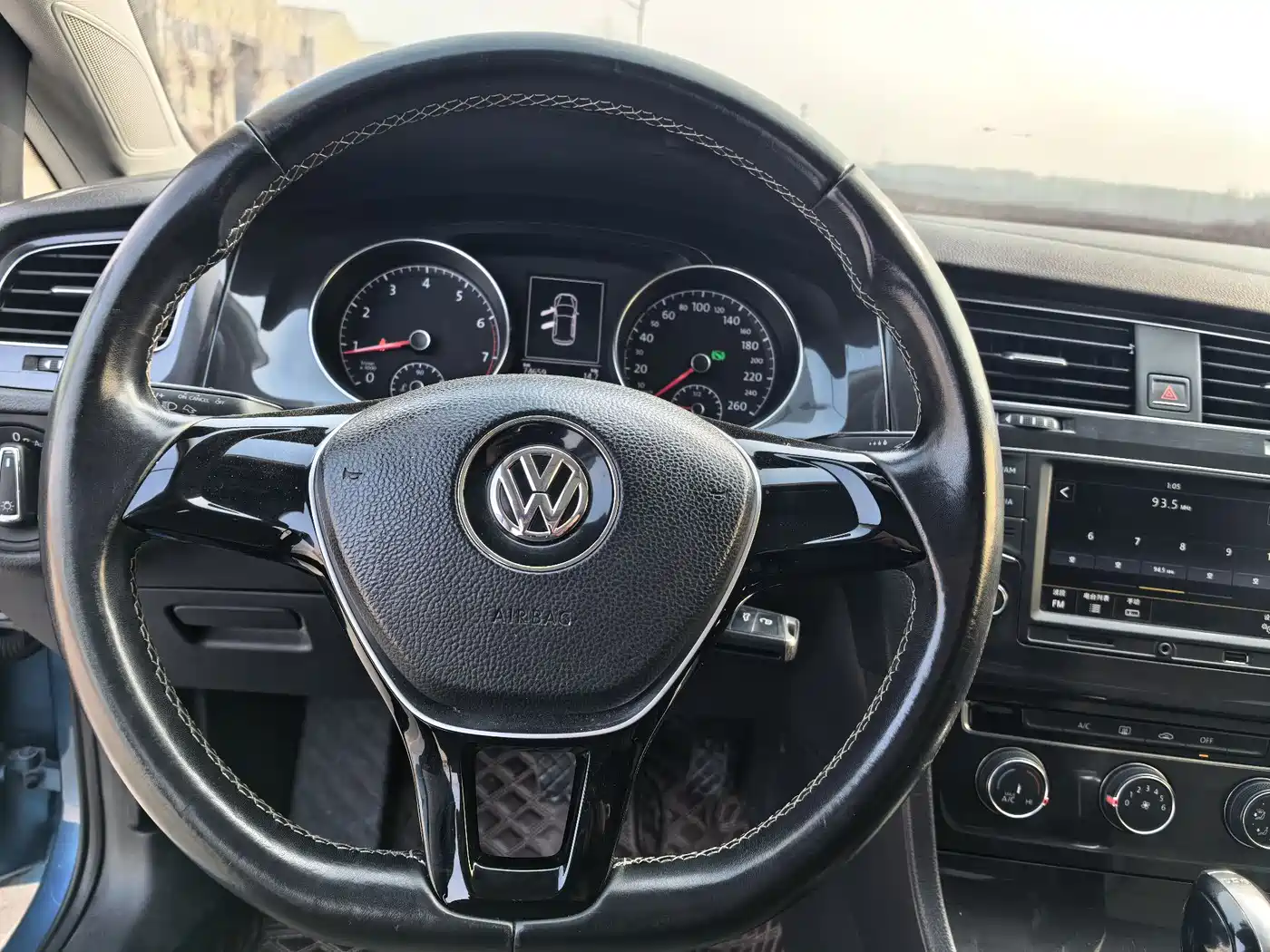 Volkswagen Golf 2017 230TSI Auto Comfort Millionth Anniversary Edition фото 14