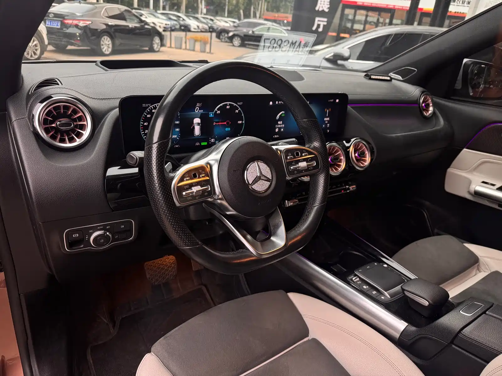 Photo 9 - Mercedes-Benz EQA