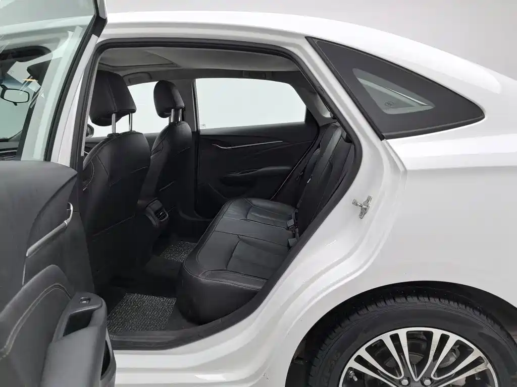Фото 15 - Buick Excelle